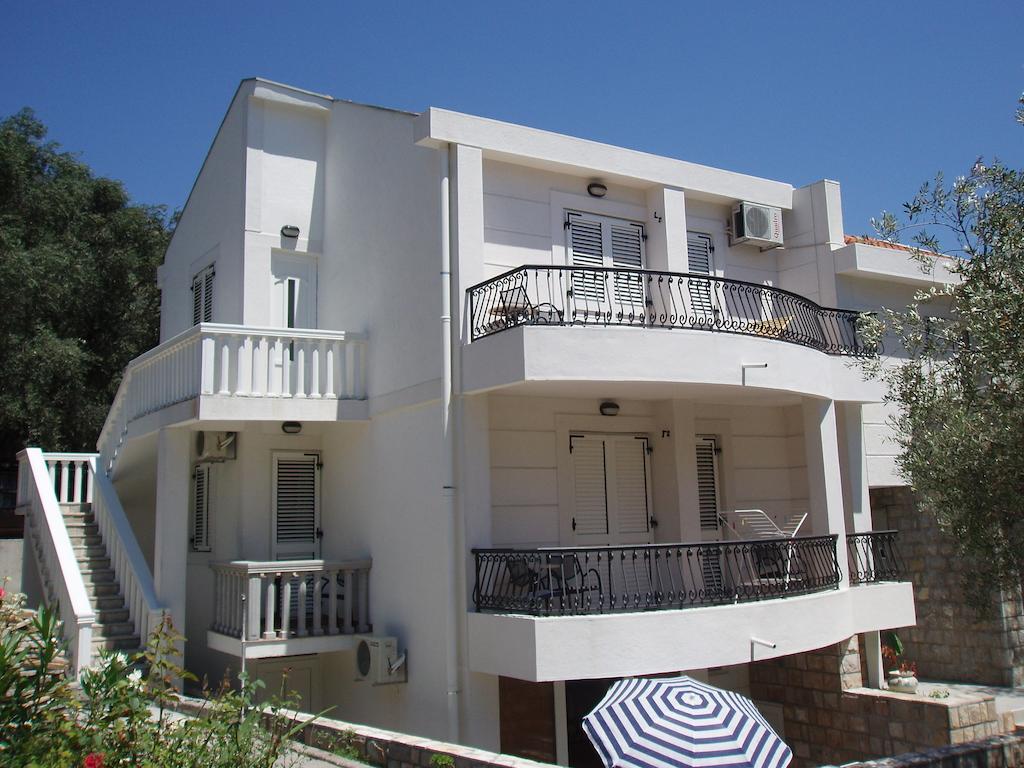Apartments Medin Danilo Petrovac Exterior foto