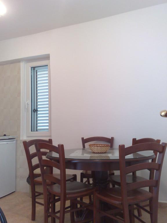 Apartments Medin Danilo Petrovac Quarto foto